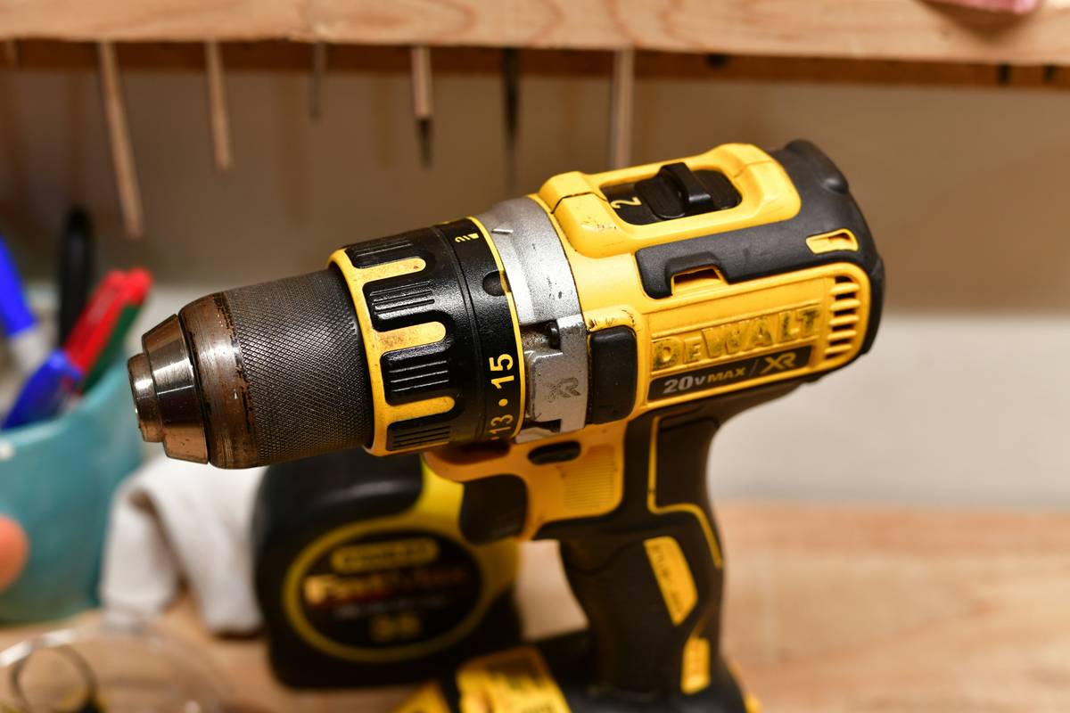 Infographic showing correct circular saw setup: blade depth, shoe alignment, hand placement, and material support