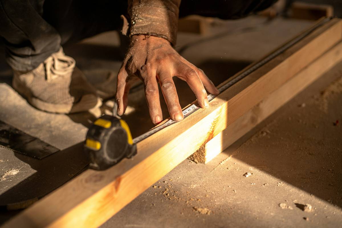 Using a circular saw straight cutting guide on plywood for clean edge