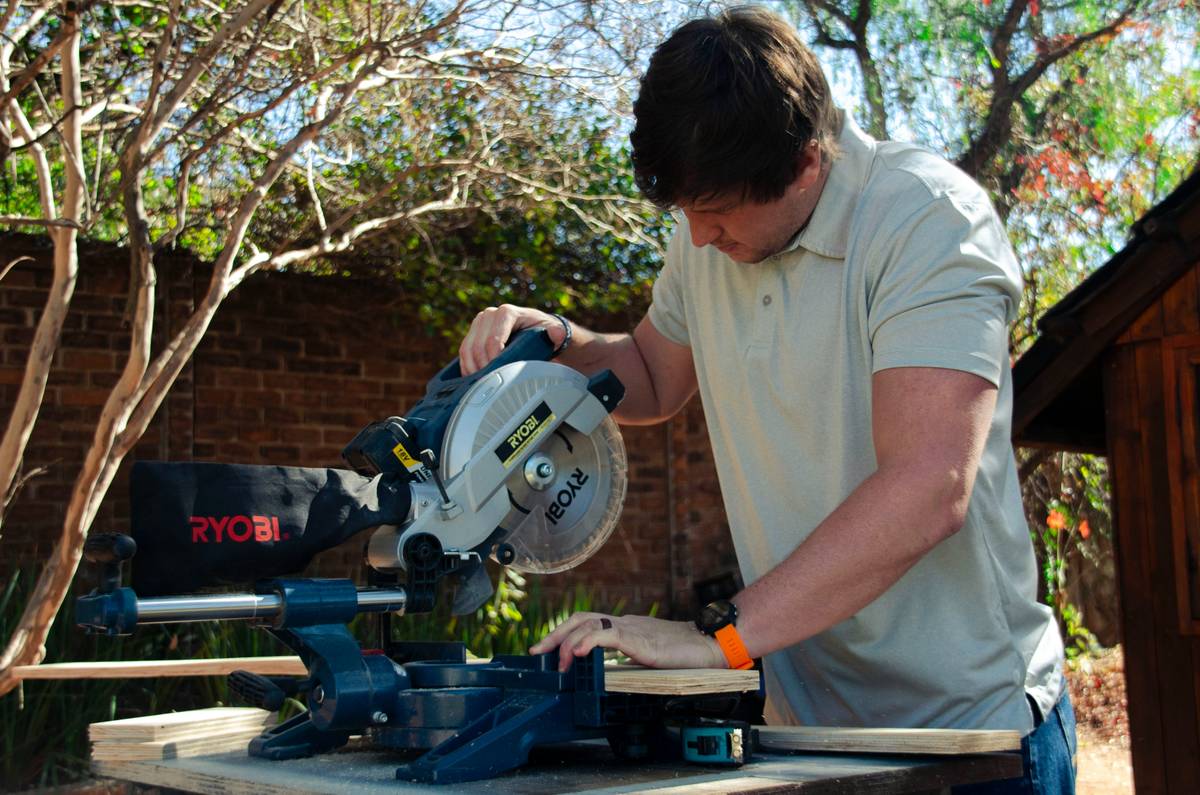 Why Your Circular Saw Cuts Crooked—And How Saw Cutting Guides for Circular Saw Fix It