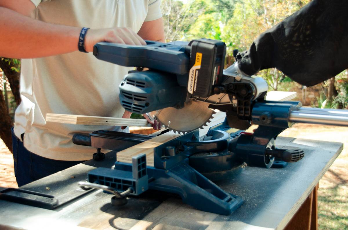 Why Your Circular Saw with Laser Guide Might Be Lying to You
